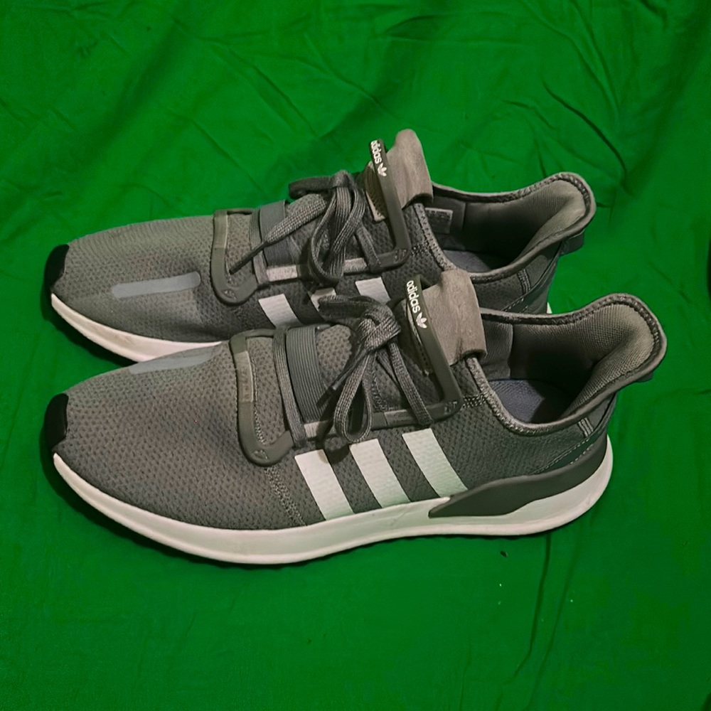 Adidas Sneakers Like New